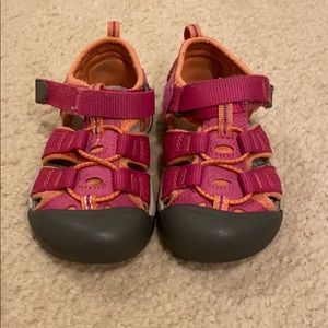 Toddler girl keen sandals
